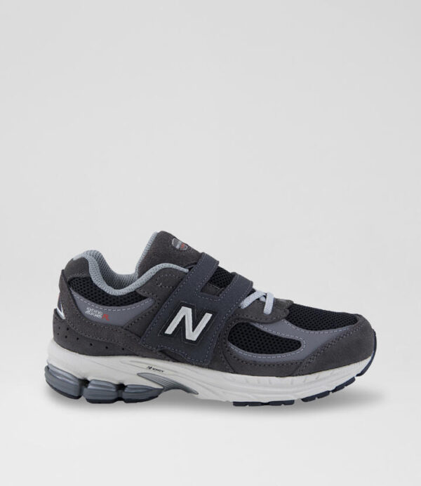2002 Junior Black Mesh Sneakers