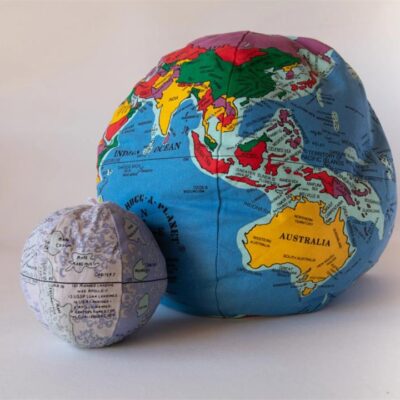 Hugg a Planet Earth and Moon